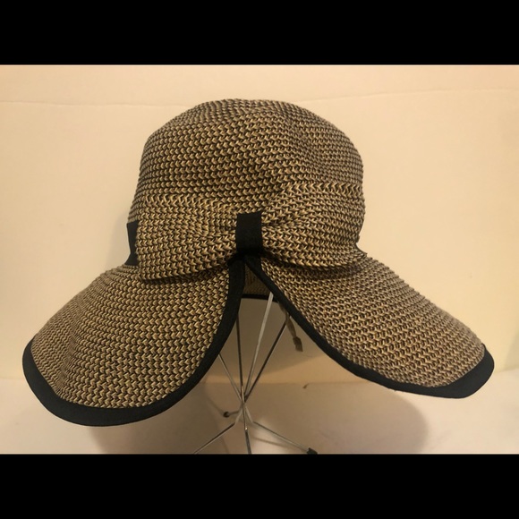 Scala hat with an adjustable size